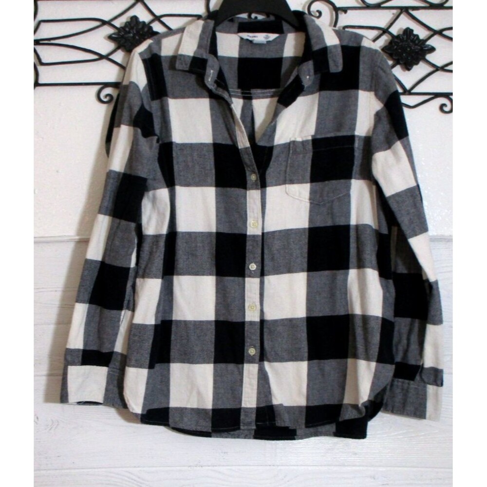 Old Navy Women's Button Up Flannel Top Size L Long Sleeve Black Plaid Pockets